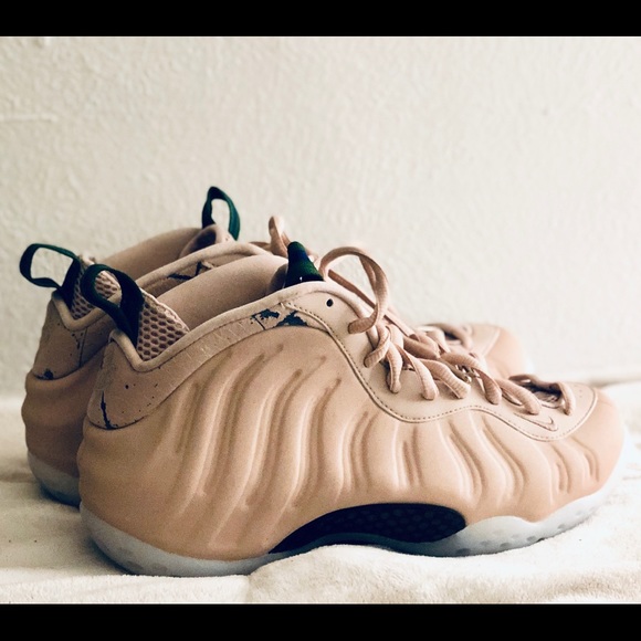 ♦️SOLD♦️Women’s Nike air Foamposite sneakers 10 - Picture 3 of 8